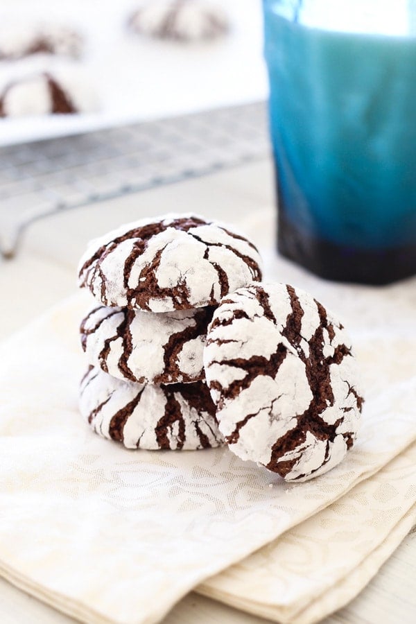Easy chocolate crinkle cookies recipe with butter.