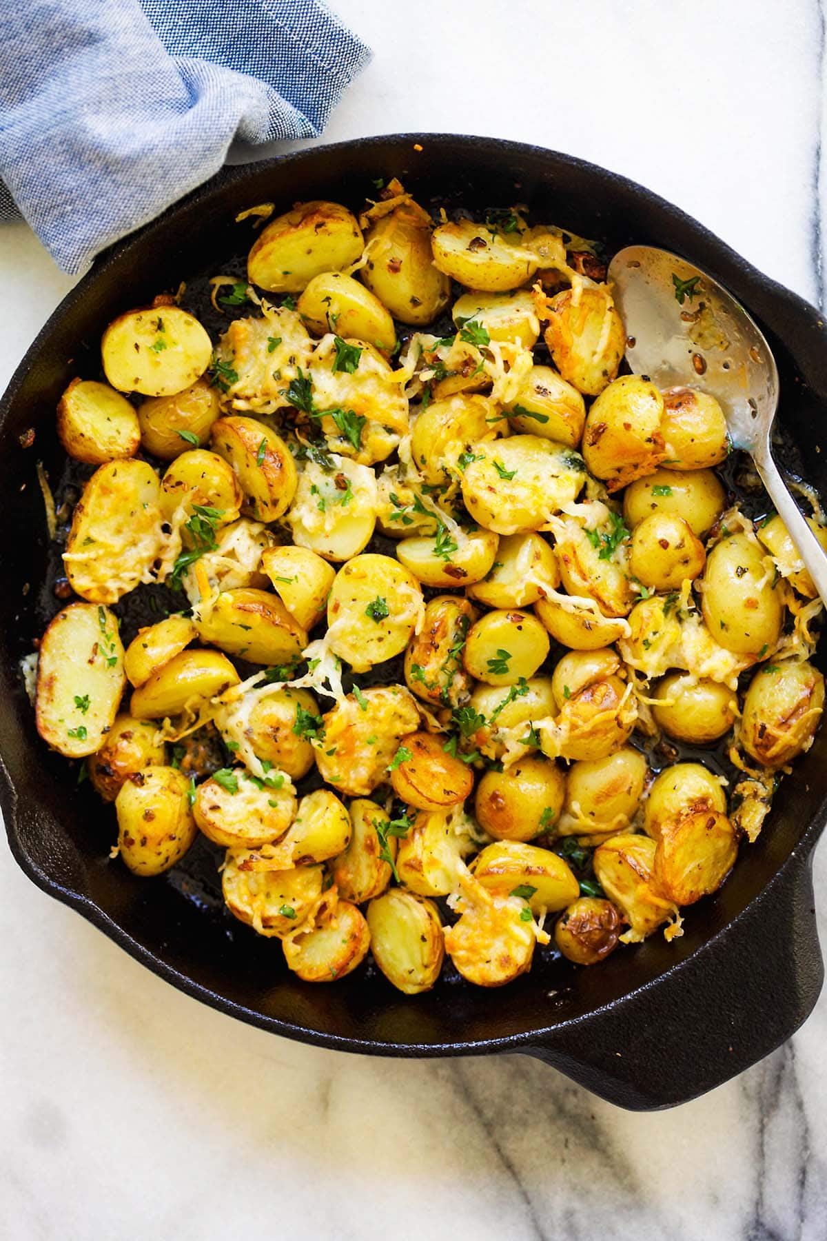 Easy and quick Italian roasted potatoes one pot.